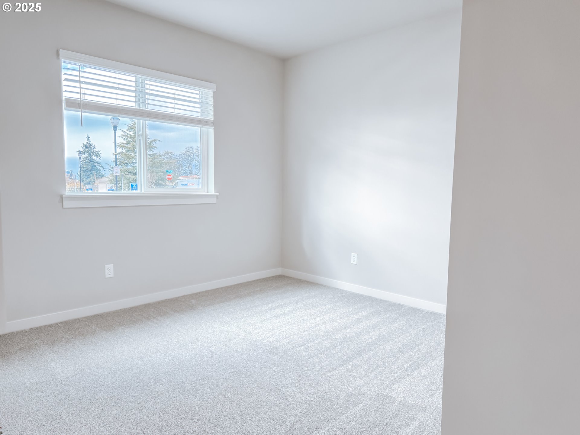 2509 South 4th Way Ridgefield, WA 98642 - Photo 10 of 45 an empty room with a window