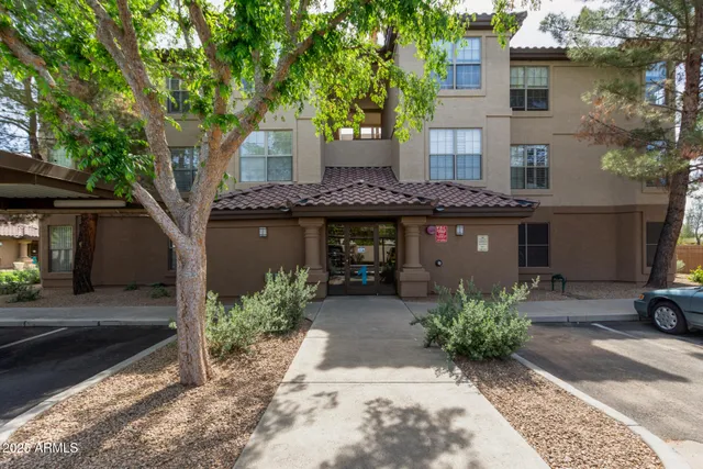 $275,000 | 14950 West Mountain View Boulevard, Unit 1112, Surprise, AZ 85374