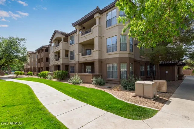 $275,000 | 14950 West Mountain View Boulevard, Unit 1112, Surprise, AZ 85374