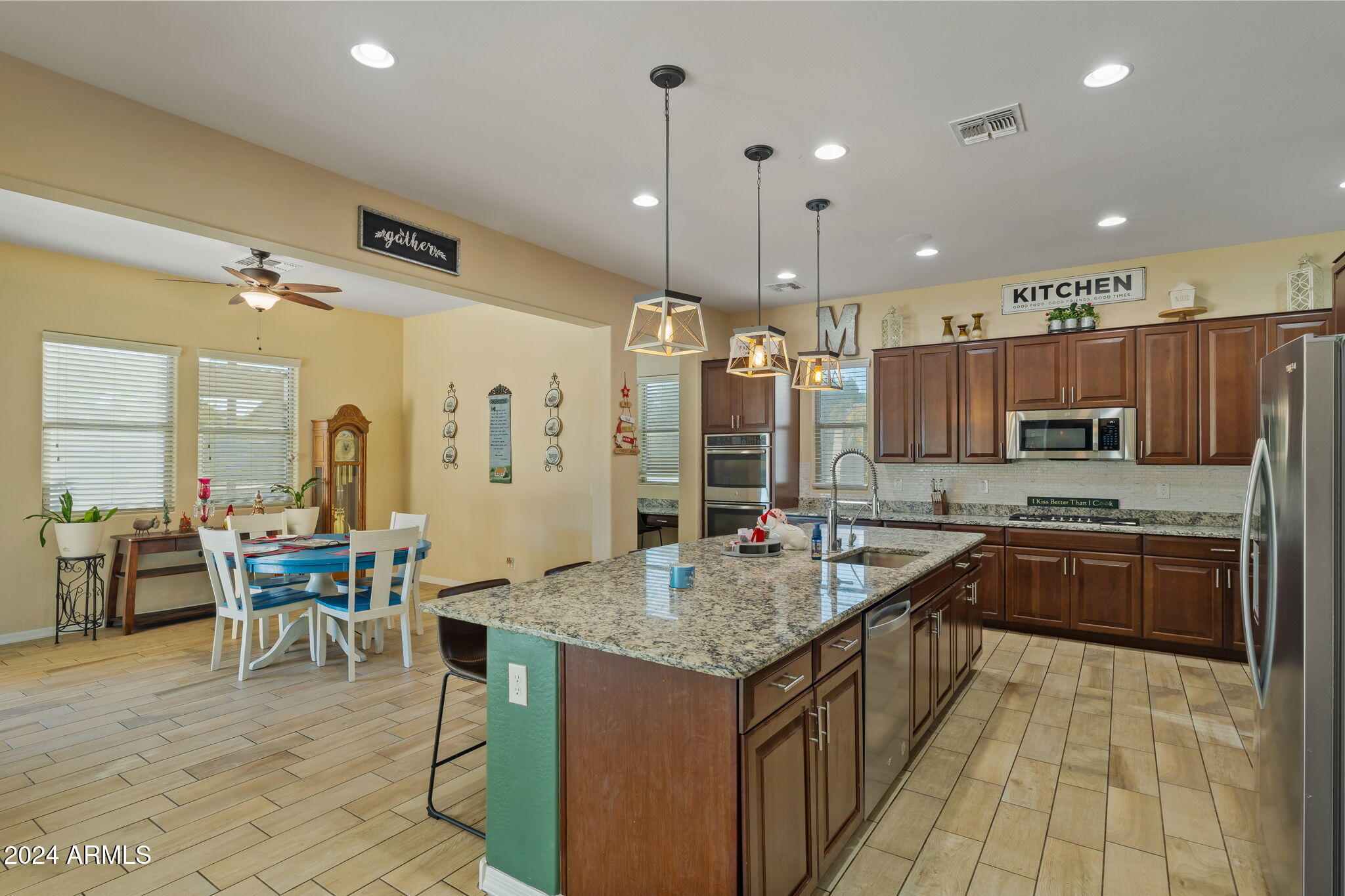 21999 East Camacho Road Queen Creek, AZ 85142 - Photo 18 of 82 18-web-or-mls-Interior-14