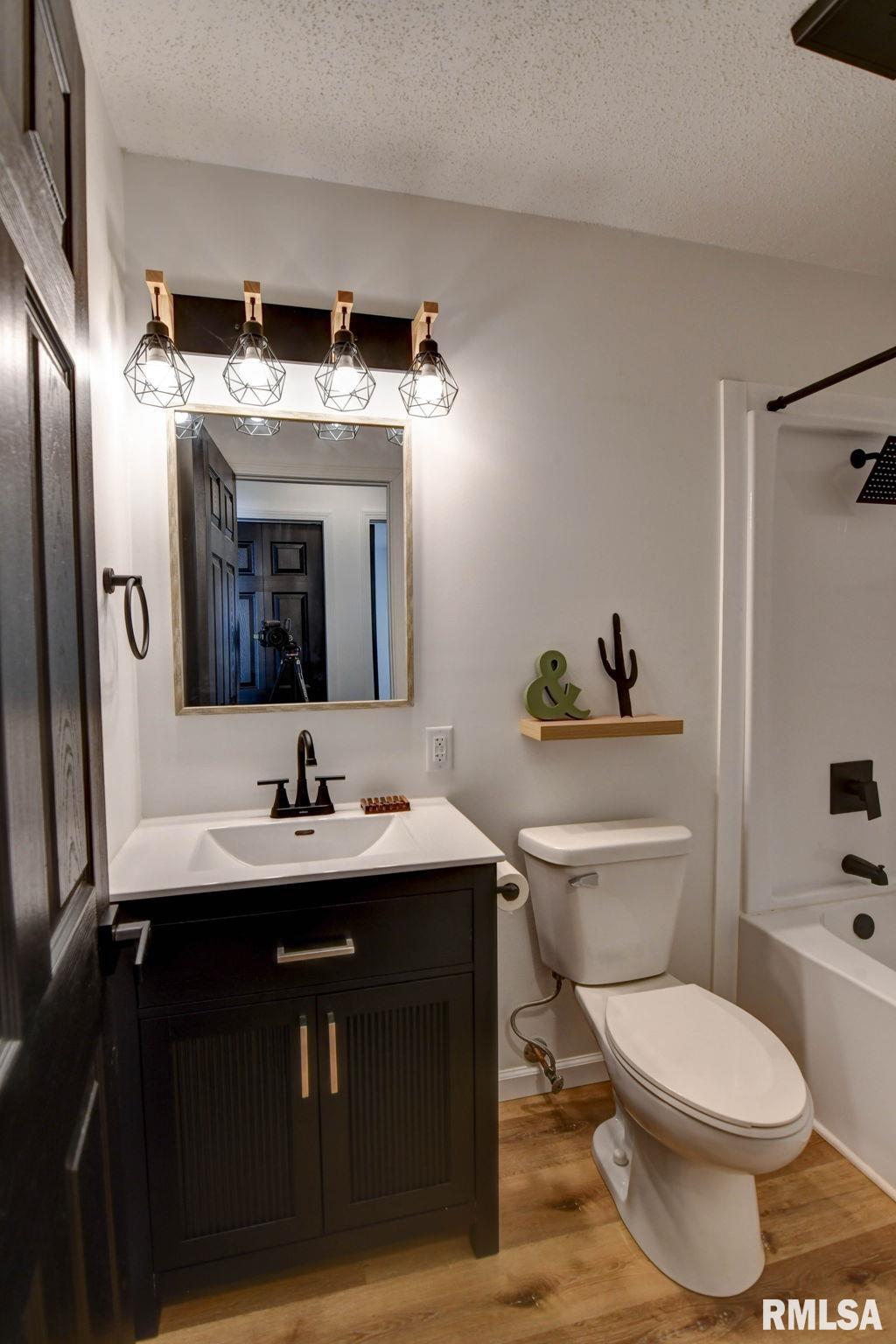 204 Henry Street Bulpitt, IL 62517 - Photo 15 of 52