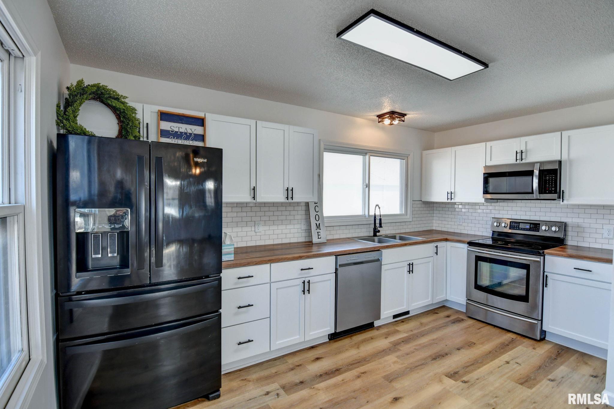 204 Henry Street Bulpitt, IL 62517 - Photo 2 of 52