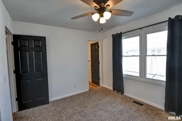 $197,900 | 204 Henry Street, Bulpitt, IL 62517