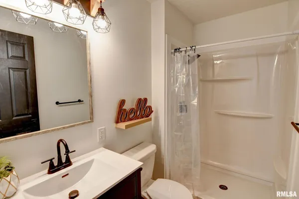 $197,900 | 204 Henry Street, Bulpitt, IL 62517