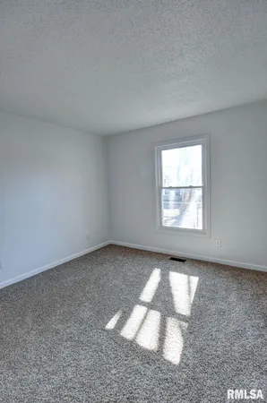 $197,900 | 204 Henry Street, Bulpitt, IL 62517