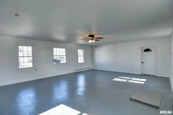 $197,900 | 204 Henry Street, Bulpitt, IL 62517