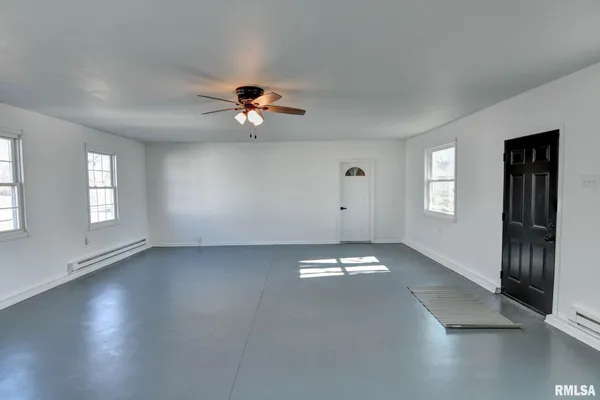 $197,900 | 204 Henry Street, Bulpitt, IL 62517