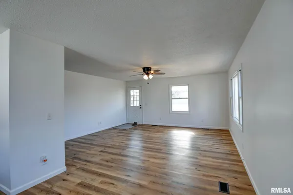 $197,900 | 204 Henry Street, Bulpitt, IL 62517