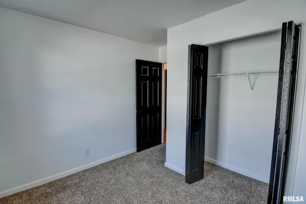 $197,900 | 204 Henry Street, Bulpitt, IL 62517