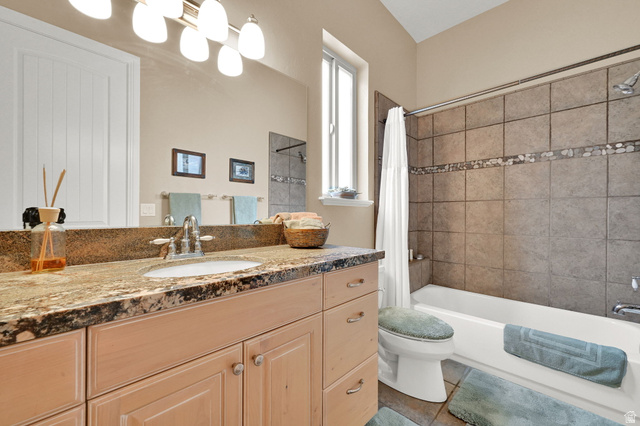 1926 East Gray Fox Drive Draper, UT 84020 - Photo 19 of 31 Guest suite bathroom.