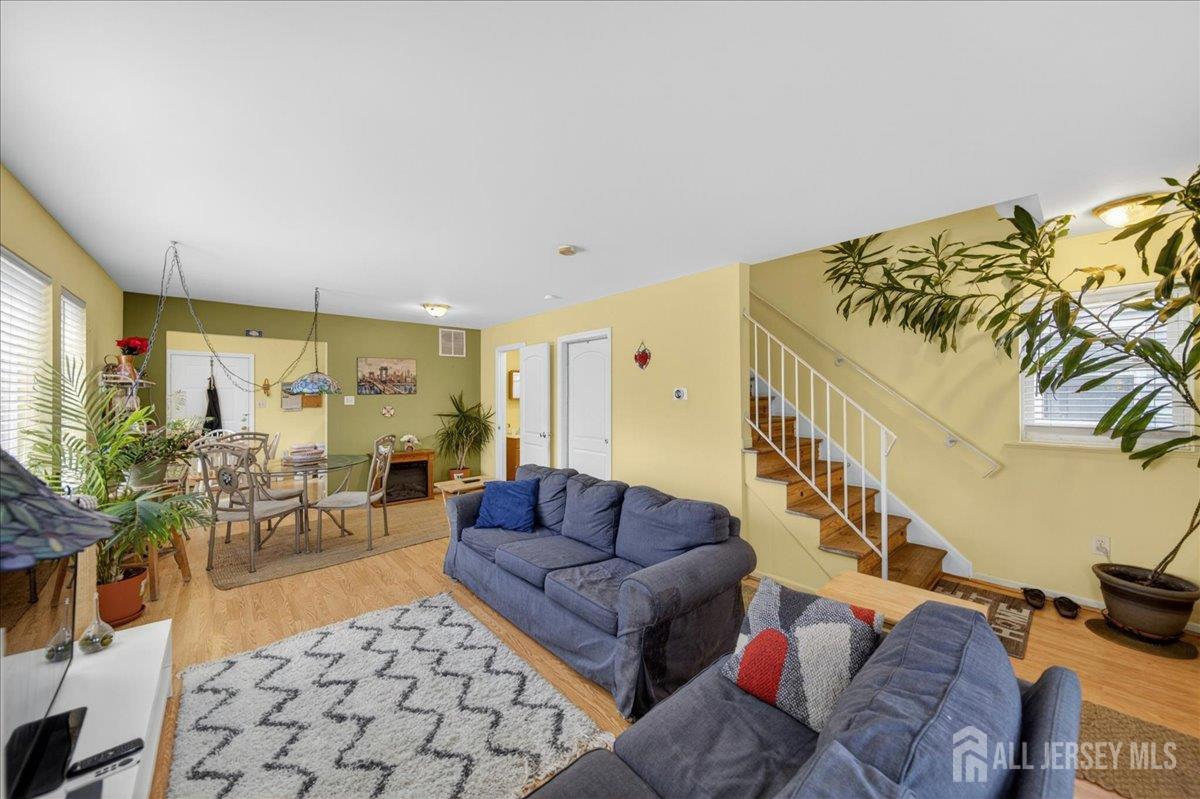 112 Commerce Street Perth Amboy, NJ 08861 - Photo 5 of 33