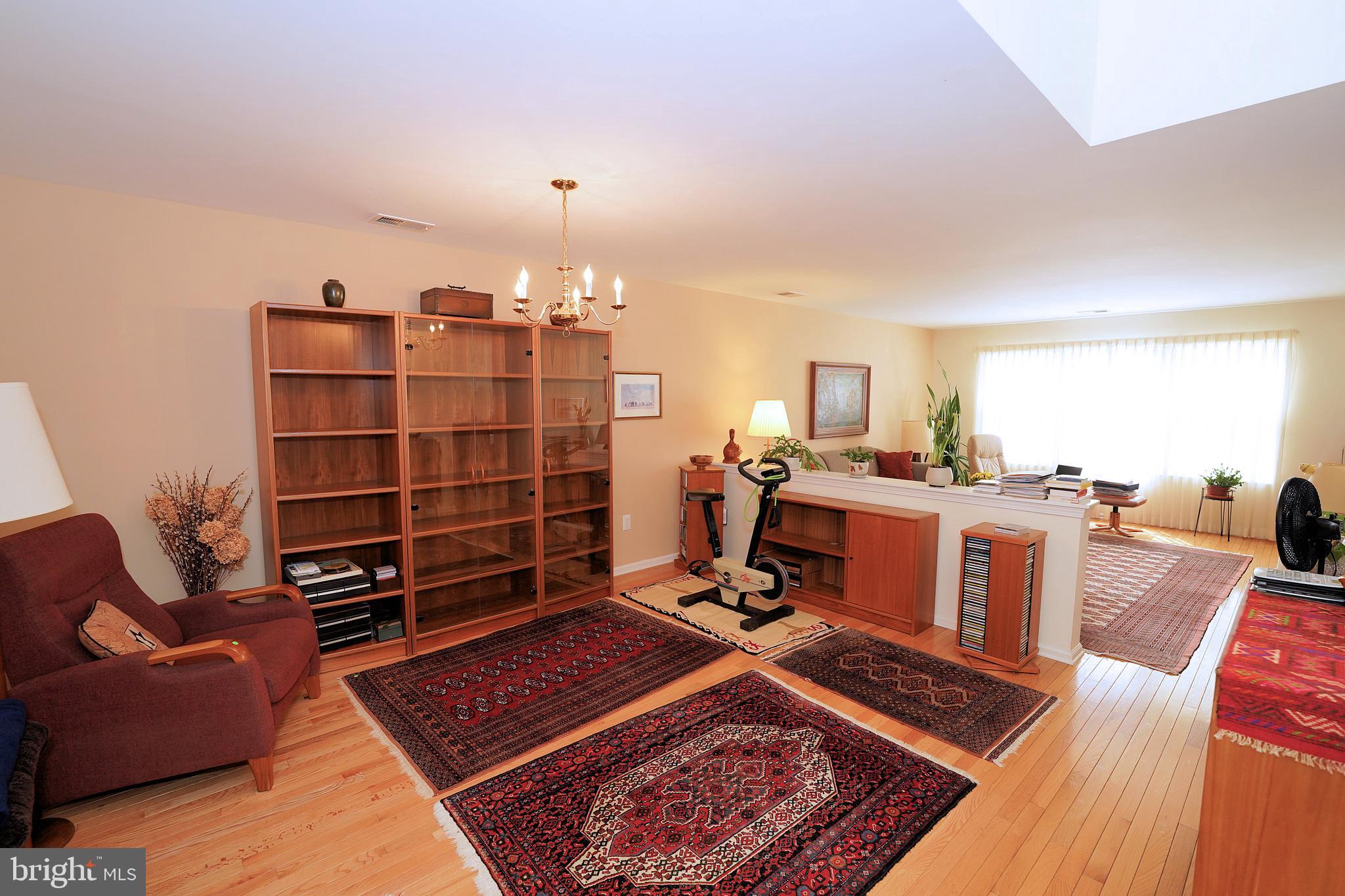 337 Watkins Road Pennington, NJ 08534 - Photo 8 of 36 Family room