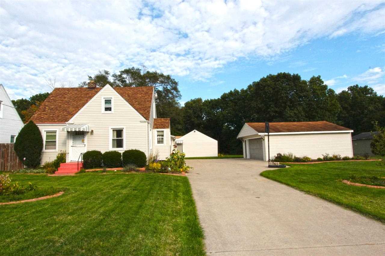 55104 Moss Road South Bend, IN 46628 - Photo 1 of 26 Gallery Image 1