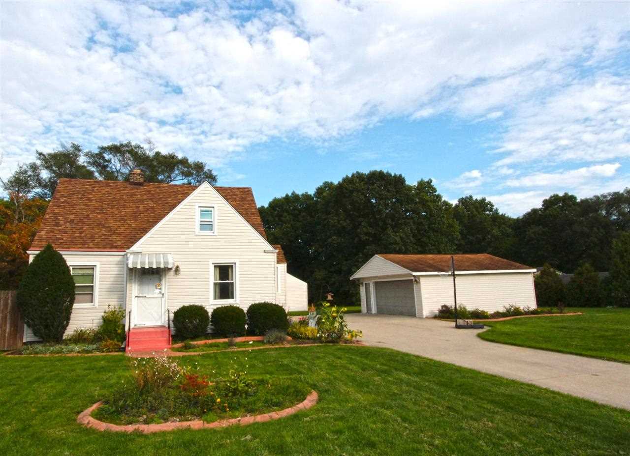 55104 Moss Road South Bend, IN 46628 - Photo 2 of 26 Gallery Image 2