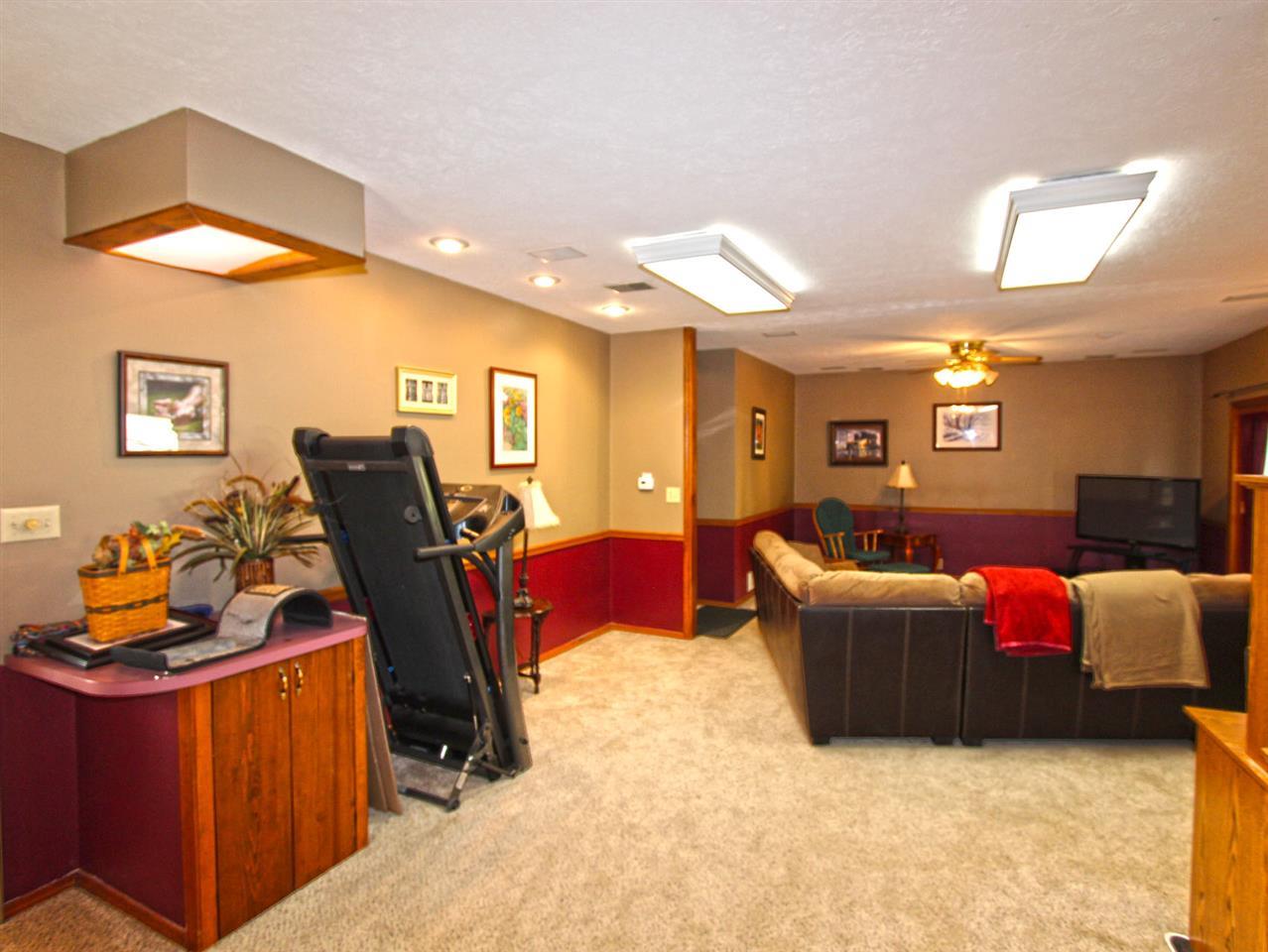 55104 Moss Road South Bend, IN 46628 - Photo 11 of 26 Gallery Image 11