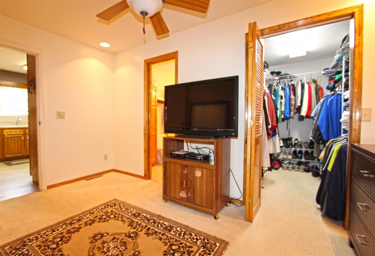 55104 Moss Road South Bend, IN 46628 - Photo 13 of 26 Gallery Image 13