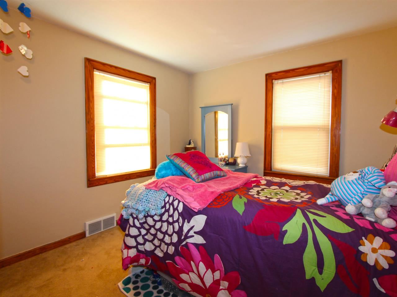 55104 Moss Road South Bend, IN 46628 - Photo 20 of 26 Gallery Image 20
