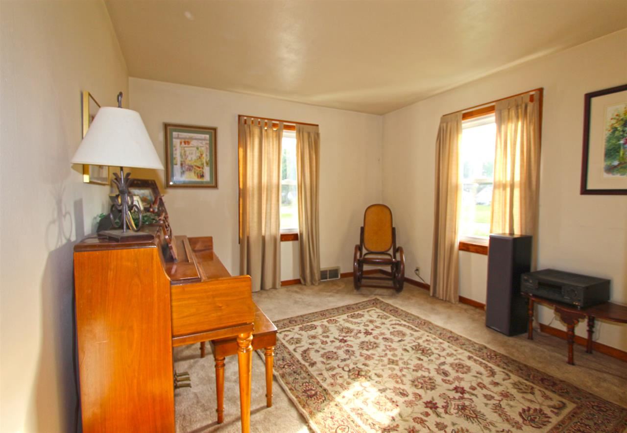 55104 Moss Road South Bend, IN 46628 - Photo 6 of 26 Gallery Image 6