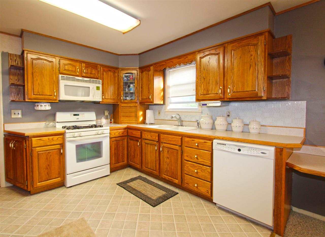 55104 Moss Road South Bend, IN 46628 - Photo 7 of 26 Gallery Image 7