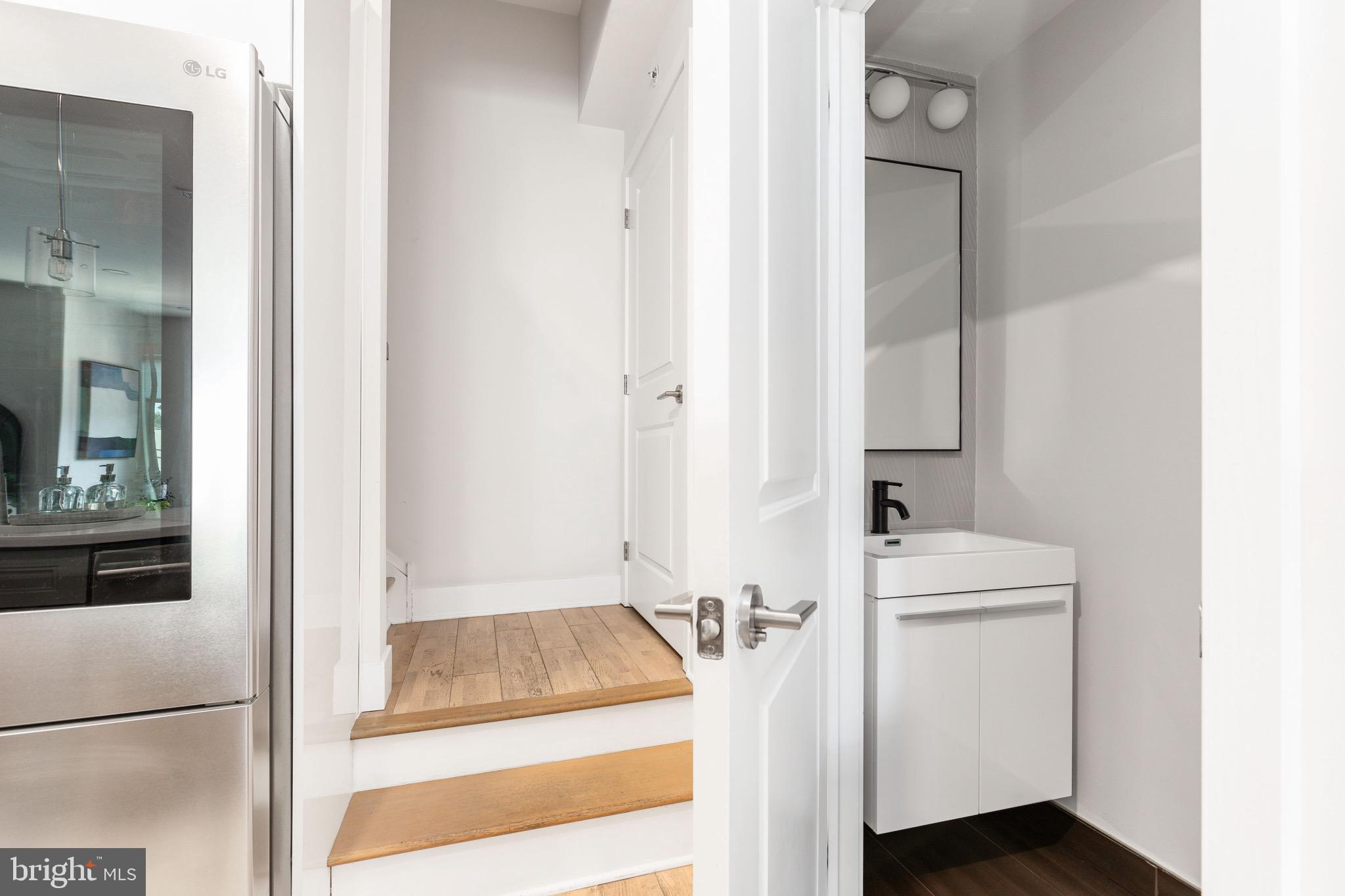 1733 Carpenter Street, Unit D Philadelphia, PA 19146 - Photo 13 of 37