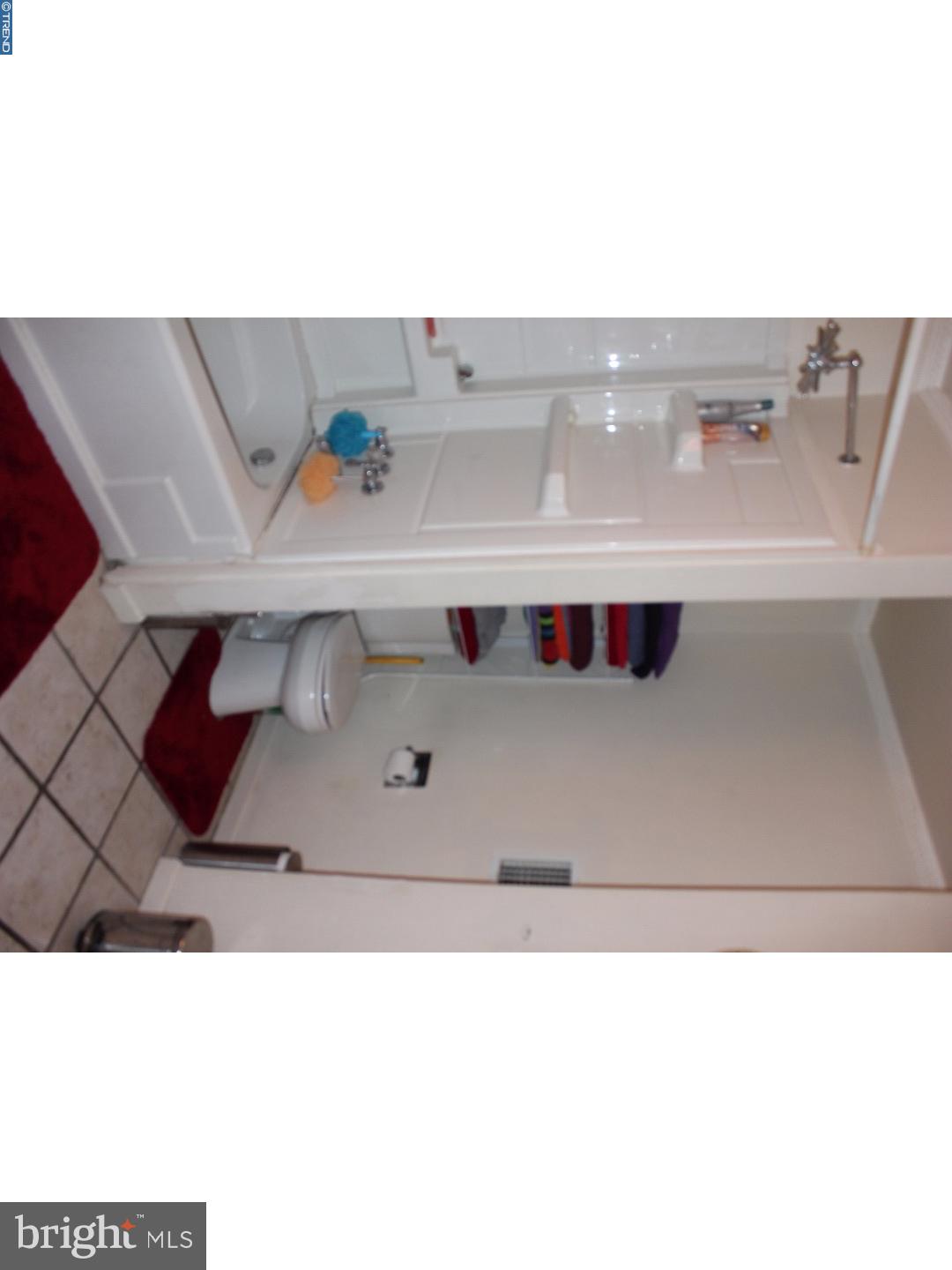 2547 South Mildred Street Philadelphia, PA 19148 - Photo 14 of 25 Bathroom