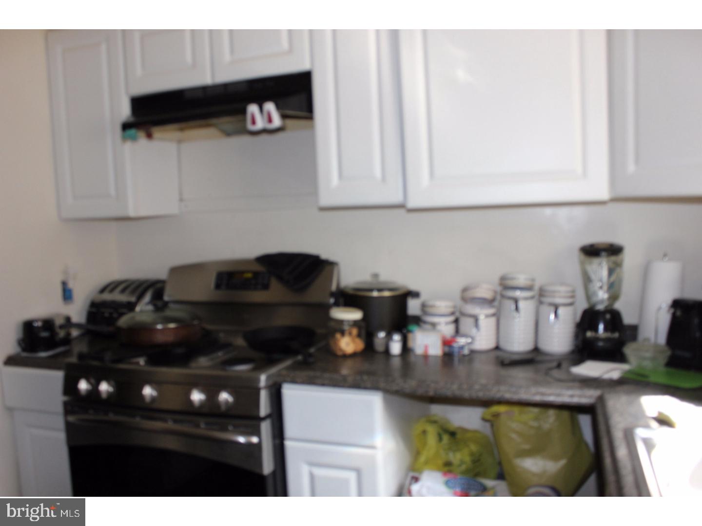 2547 South Mildred Street Philadelphia, PA 19148 - Photo 7 of 25 Kitchen