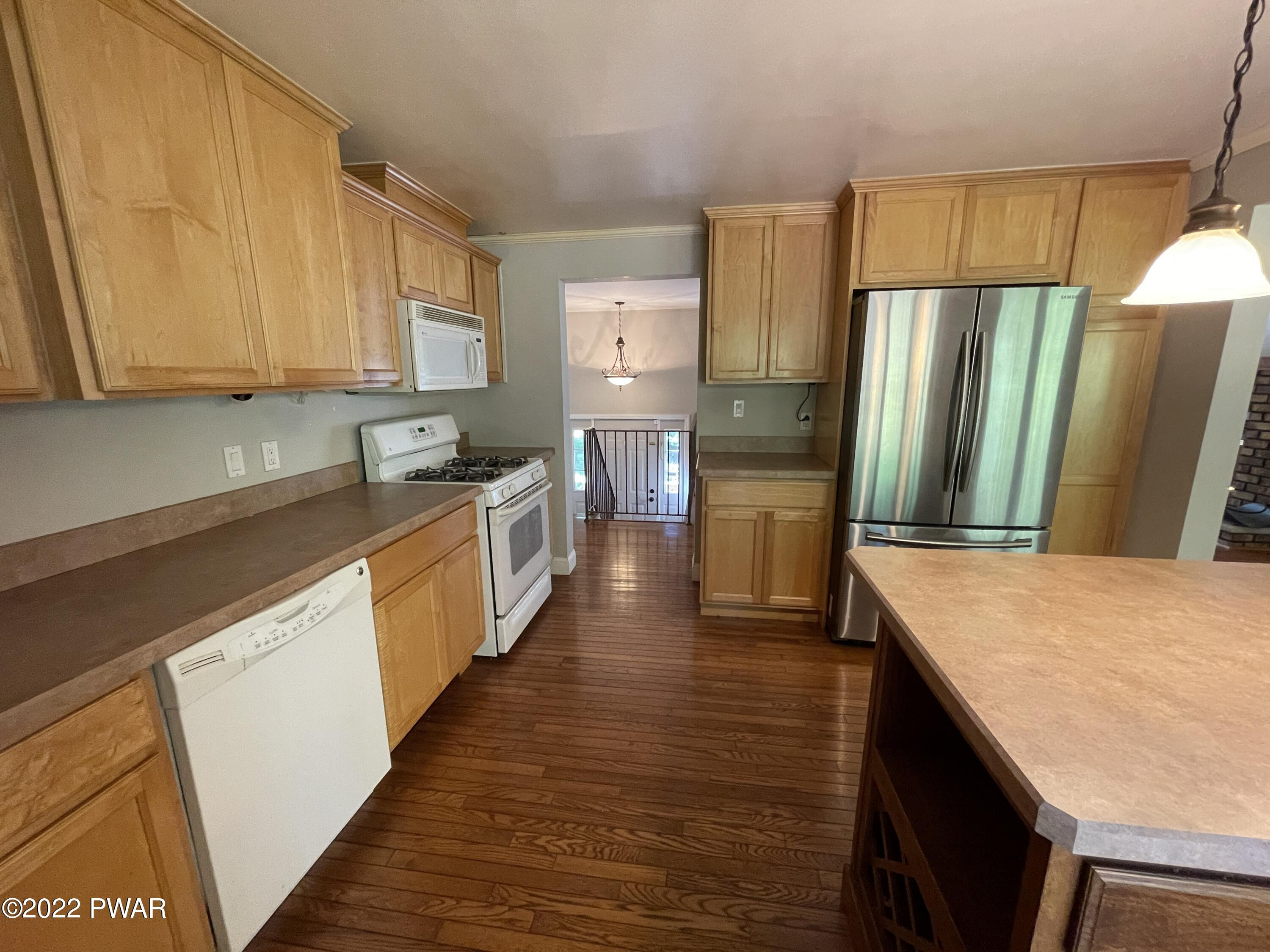 128 Husson Road Milford, PA 18337 - Photo 9 of 28 Kitchen