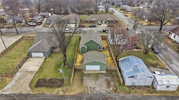 $245,000 | 303 West Broadway Street, Higginsville, MO 64037