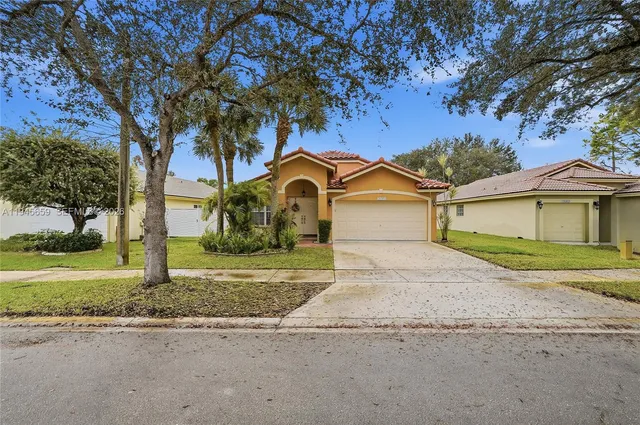 $625,000 | 20494 Southwest 5th Street, Pembroke Pines, FL 33029