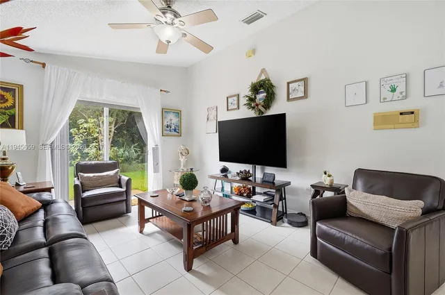 $625,000 | 20494 Southwest 5th Street, Pembroke Pines, FL 33029