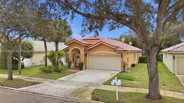 $625,000 | 20494 Southwest 5th Street, Pembroke Pines, FL 33029