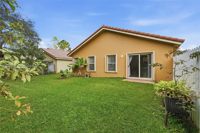 $625,000 | 20494 Southwest 5th Street, Pembroke Pines, FL 33029