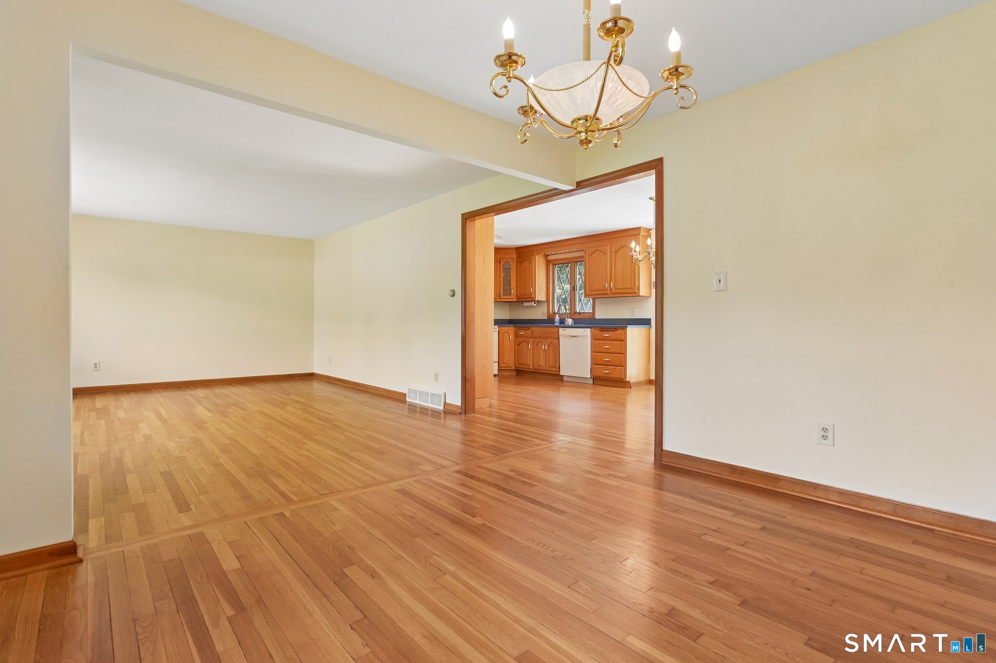 19 Palmer Road North Haven, CT 06473 - Photo 7 of 28