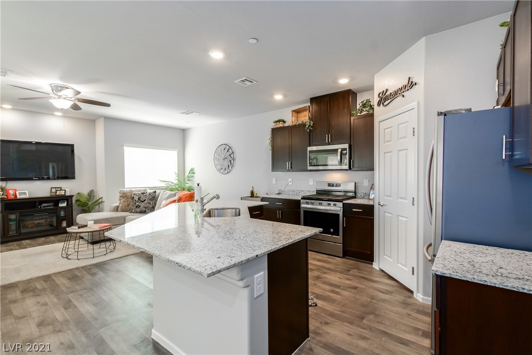 4705 Ridgeley Avenue, Unit 103 North Las Vegas, NV 89084 - Photo 14 of 41