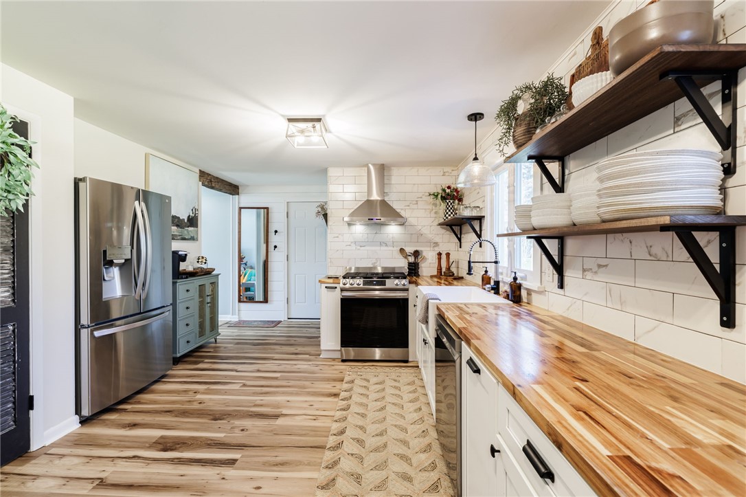 16 Pebble Hill Road Perinton, NY 14450 - Photo 4 of 45