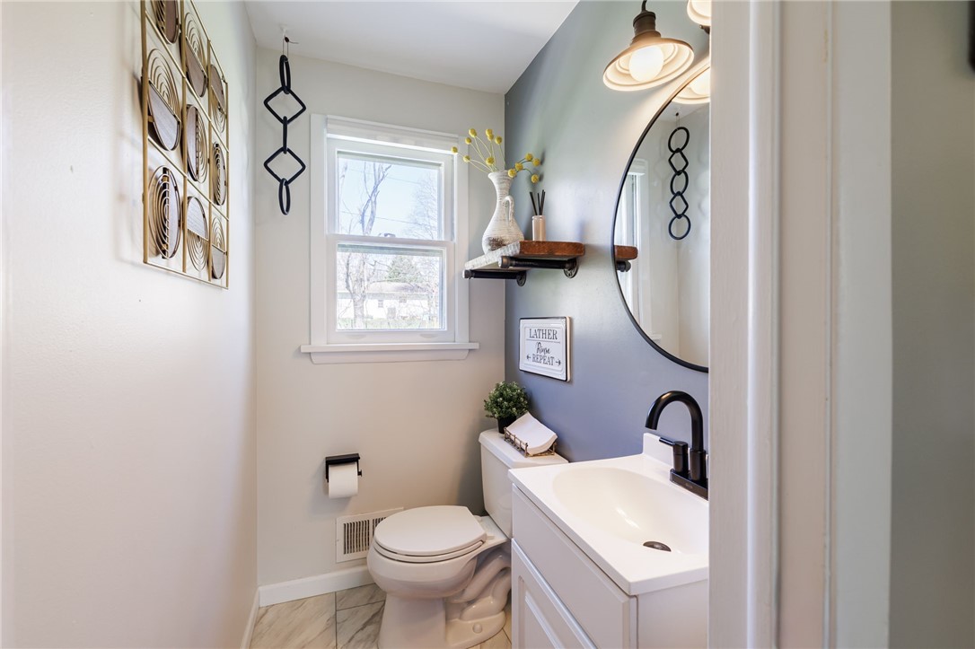 16 Pebble Hill Road Perinton, NY 14450 - Photo 8 of 45