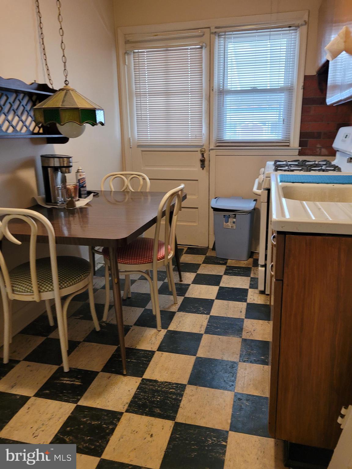 2305 Searles Road Dundalk, MD 21222 - Photo 5 of 18