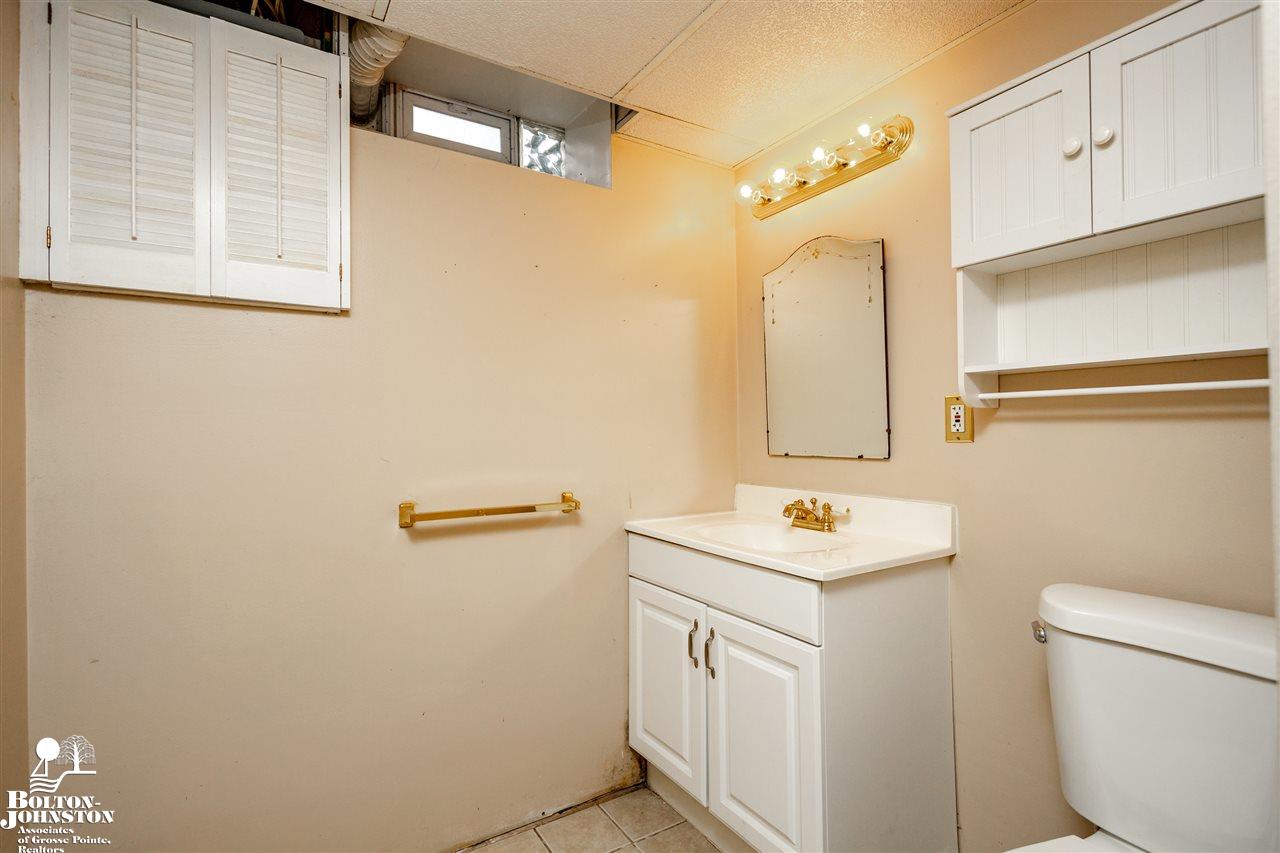 420 Cloverly Road Grosse Pointe Farms, MI 48236 - Photo 30 of 39