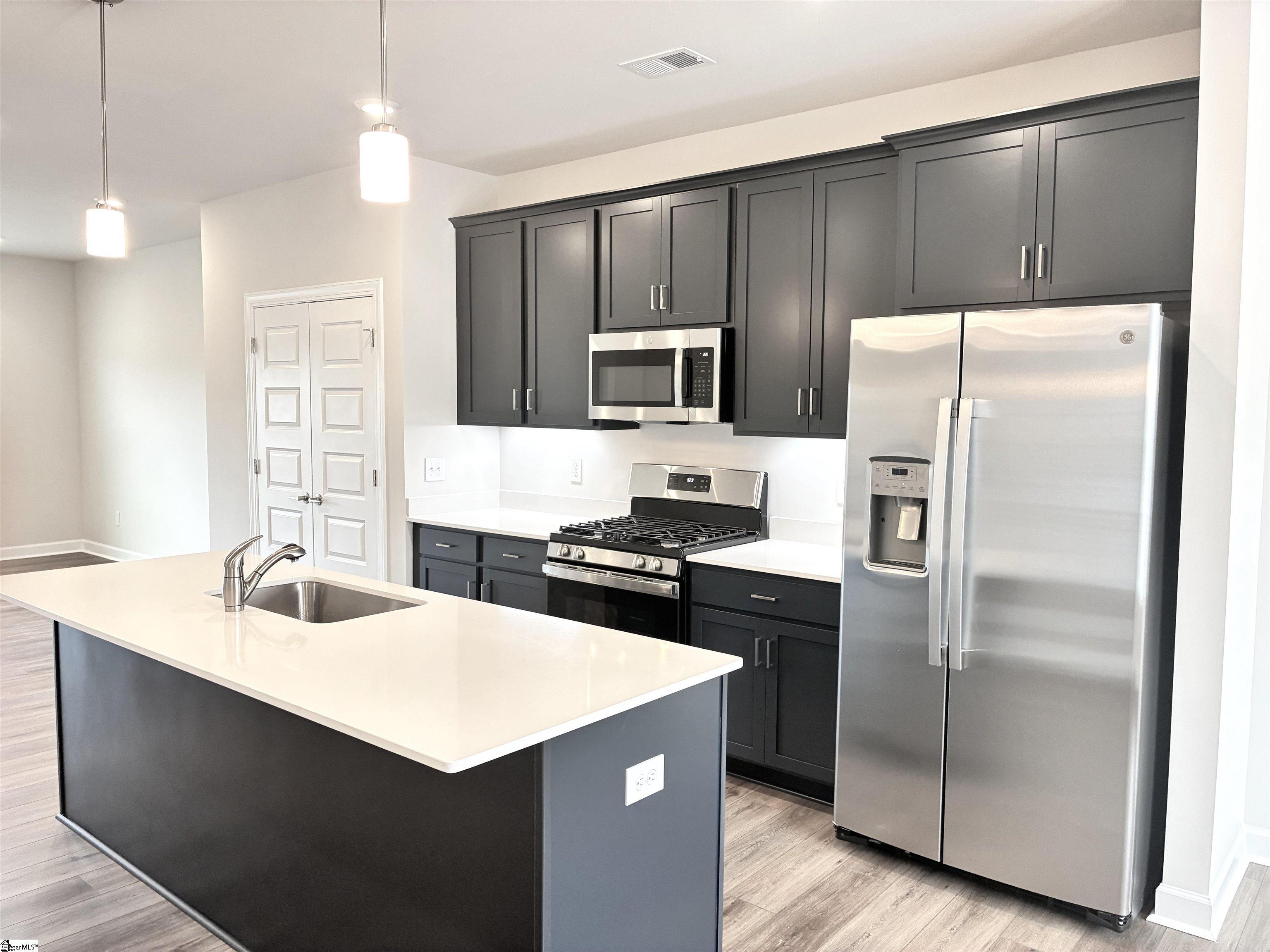 9 Pikewood Lane Greenville, SC 29607 - Photo 2 of 24