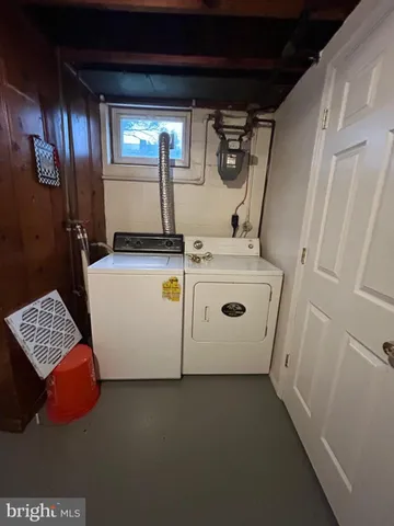 a view of utility room