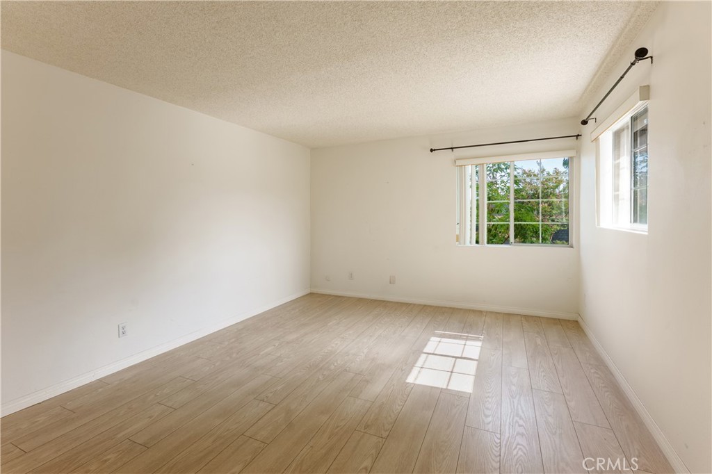 19111 Hamlin Street Reseda, CA 91335 - Photo 16 of 20 2nd bedroom view as you enter