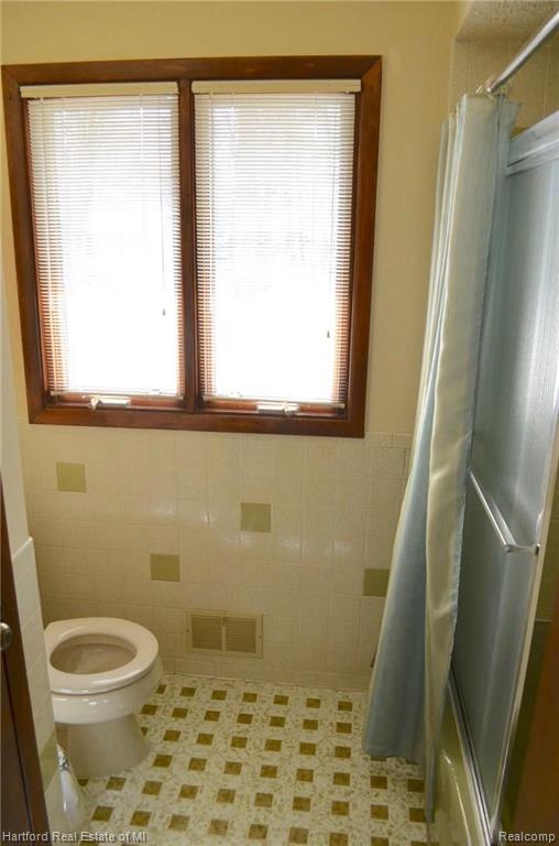 30098 Richmond Road Farmington Hills, MI 48334 - Photo 31 of 61
