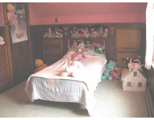 12 Abbott Road Gloucester, MA 01930 - Photo 6 of 8 Gallery Image 6