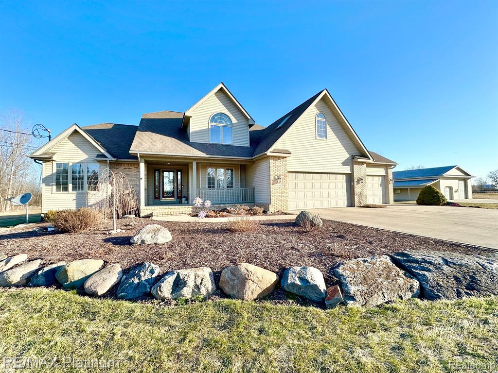 6040 Coldwater Road Flint, MI 48504 - Photo 1 of 41