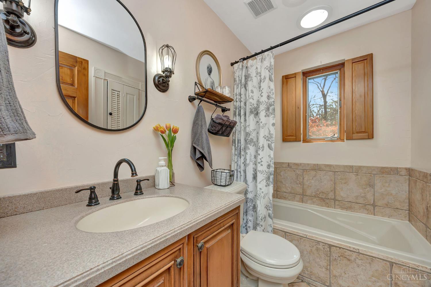 4565 Hubble Road Cincinnati, OH 45247 - Photo 28 of 65 Gallery Image 28