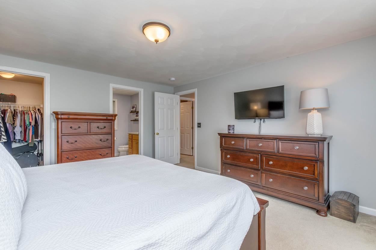 56 Kennard Road Manchester, NH 03104 - Photo 23 of 40