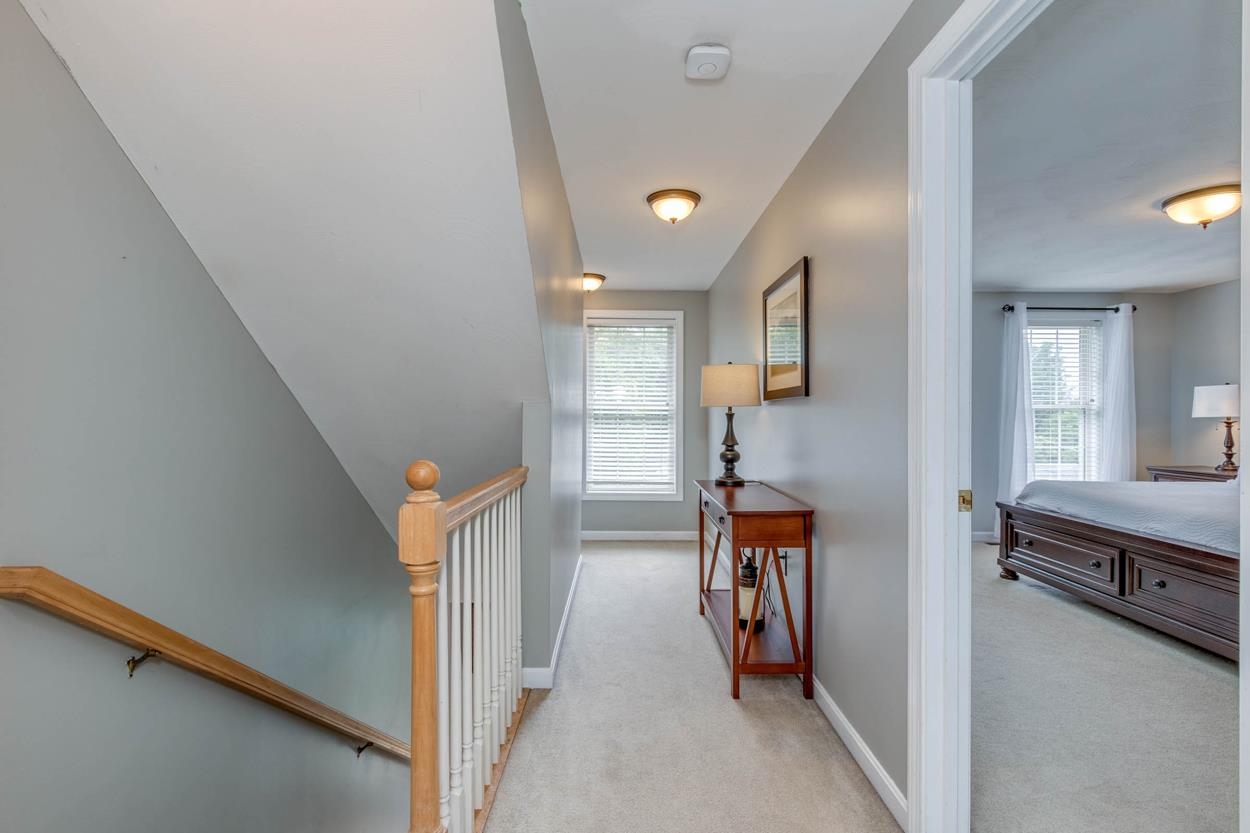 56 Kennard Road Manchester, NH 03104 - Photo 28 of 40