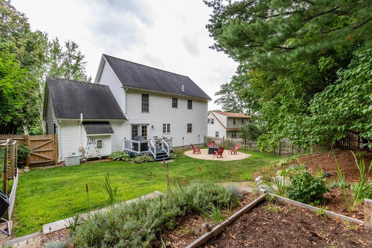 56 Kennard Road Manchester, NH 03104 - Photo 35 of 40