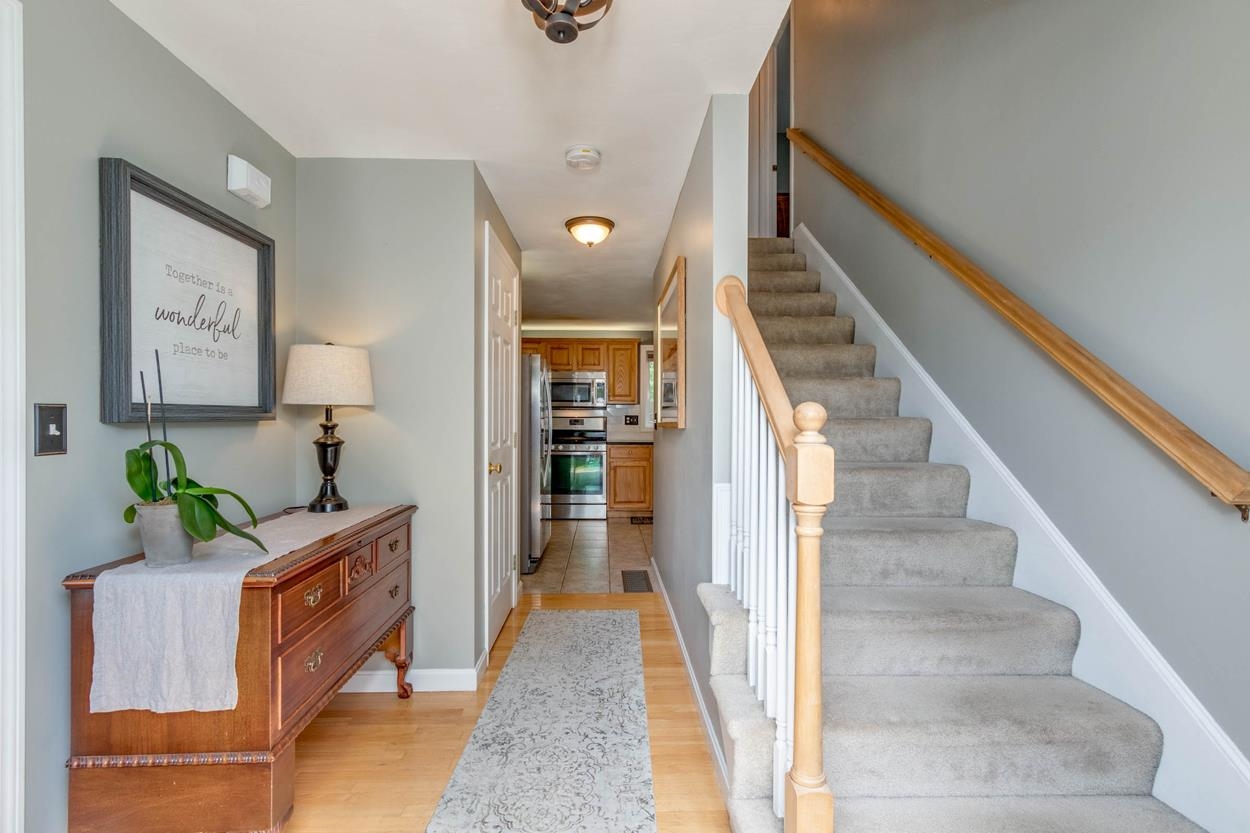 56 Kennard Road Manchester, NH 03104 - Photo 5 of 40