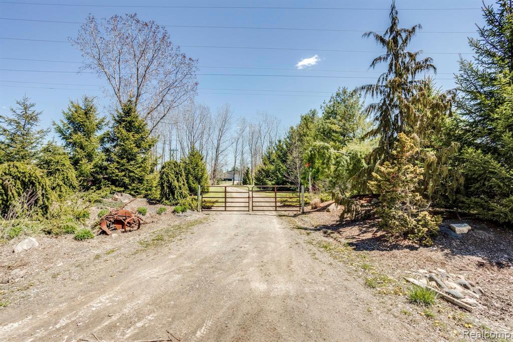 8127 Croswell Road Croswell, MI 48422 - Photo 11 of 13 Gallery Image 11